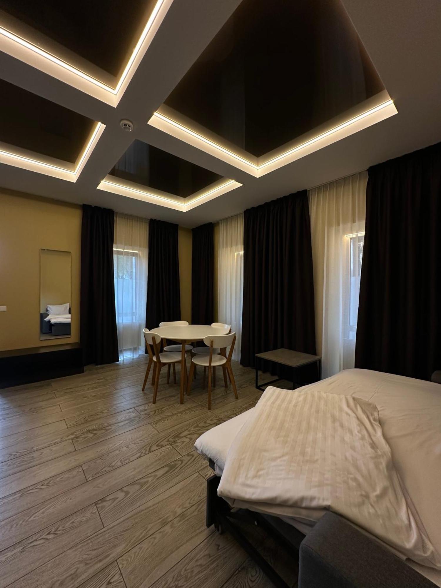 Hotel Atmosphere Πολτάβα Εξωτερικό φωτογραφία