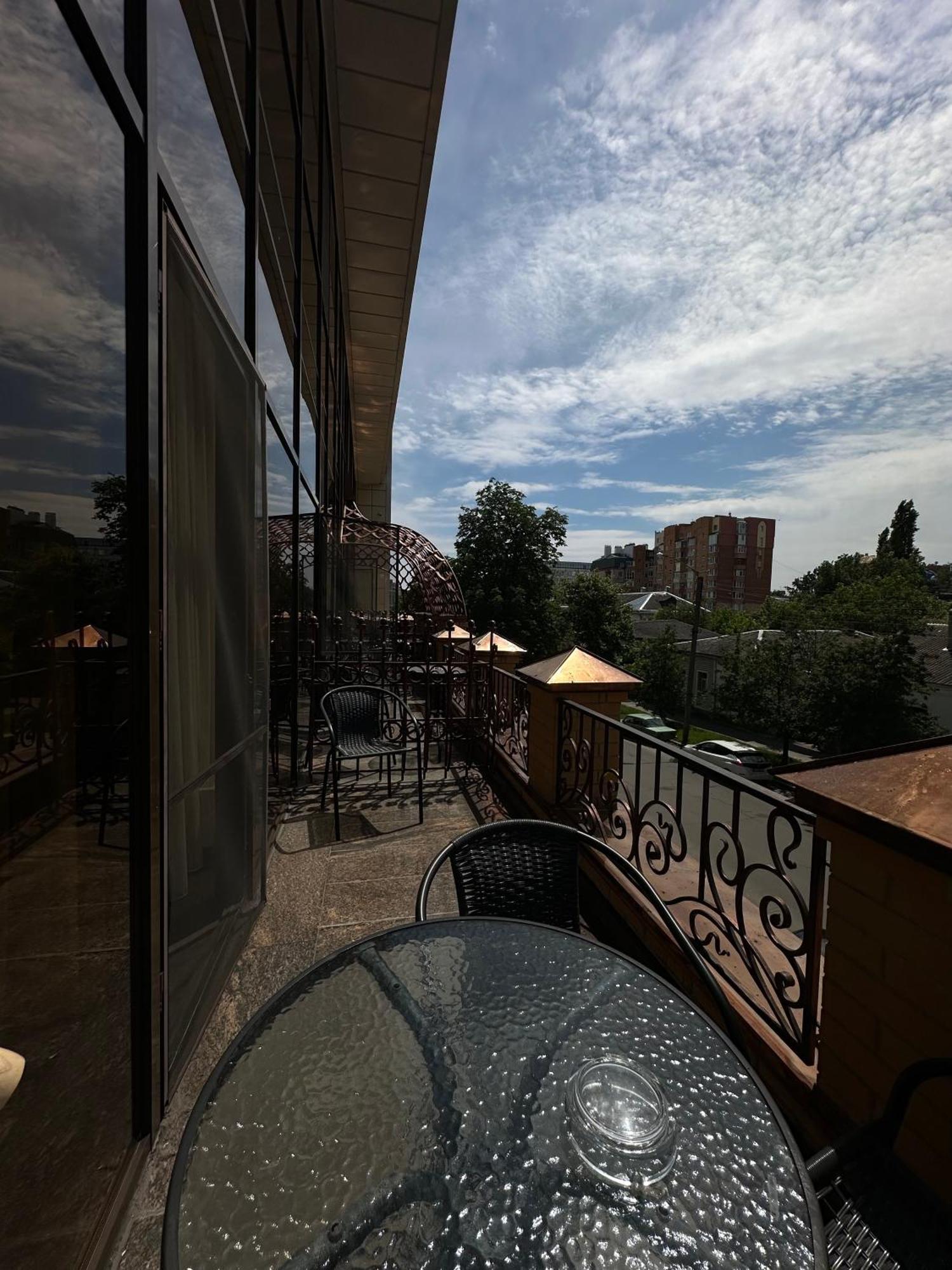 Hotel Atmosphere Πολτάβα Εξωτερικό φωτογραφία
